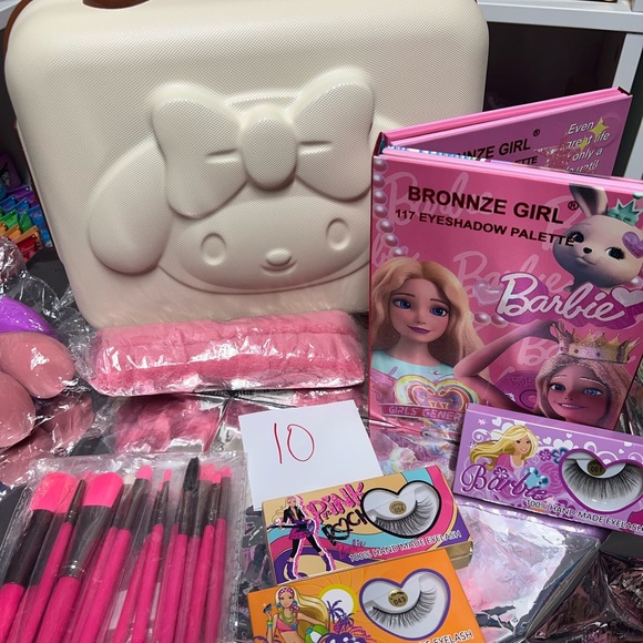 Makeup bundle - Picture 3 of 3